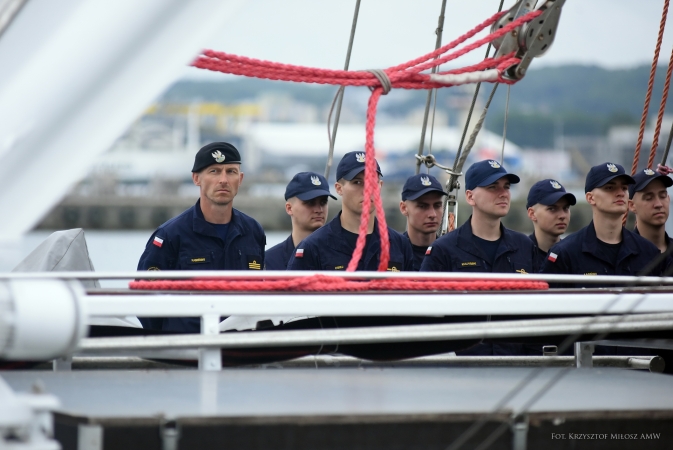 Morskie Lato podchorążych AMW [foto]-GospodarkaMorska.pl
