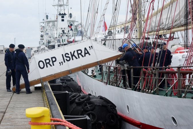 Morskie Lato podchorążych AMW [foto]-GospodarkaMorska.pl