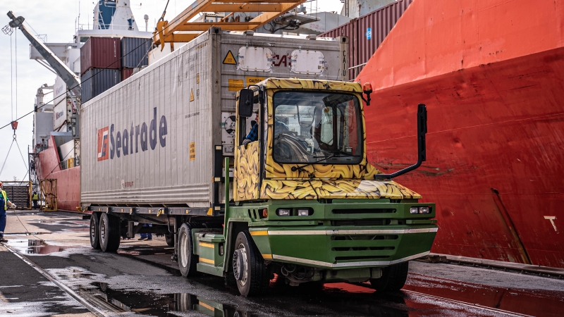 Bananowy serwis w Porcie Gdańsk (foto, wideo)-GospodarkaMorska.pl