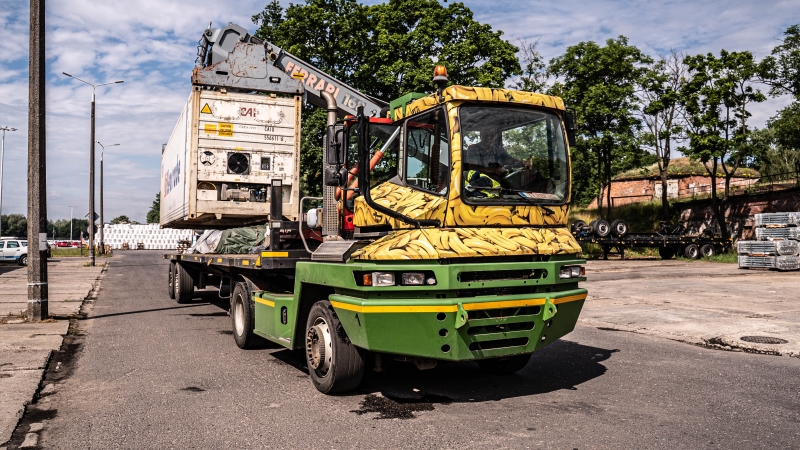 Bananowy serwis w Porcie Gdańsk (foto, wideo)-GospodarkaMorska.pl