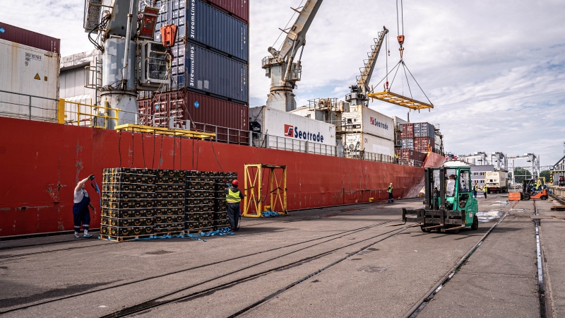 Bananowy serwis w Porcie Gdańsk (foto, wideo)-GospodarkaMorska.pl