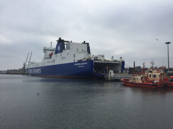 Czołgi w gdańskim porcie. Niecodzienny załadunek w PGE-GospodarkaMorska.pl