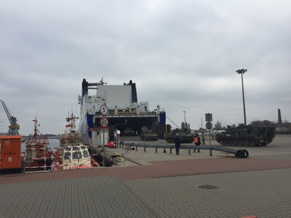 Czołgi w gdańskim porcie. Niecodzienny załadunek w PGE-GospodarkaMorska.pl