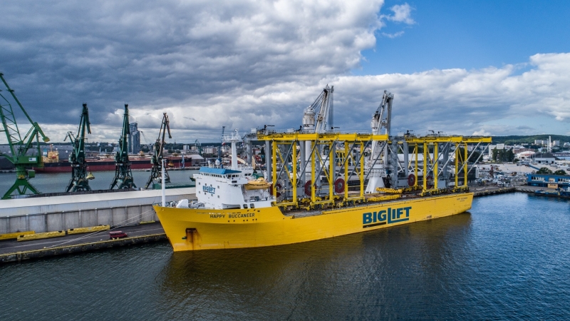 8 suwnic Konecranes popłynie z Gdyni do Izraela. Zobacz, jak wyglądał ich załadunek (foto, wideo)-GospodarkaMorska.pl