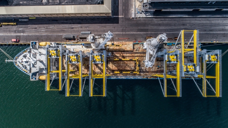 8 suwnic Konecranes popłynie z Gdyni do Izraela. Zobacz, jak wyglądał ich załadunek (foto, wideo)-GospodarkaMorska.pl