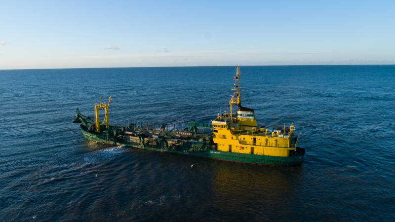 Największa pogłębiarka PRCiP w akcji! Plaża we Władysławowie poszerzona do prawie 100 m (foto, wideo)-GospodarkaMorska.pl