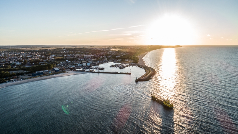 Największa pogłębiarka PRCiP w akcji! Plaża we Władysławowie poszerzona do prawie 100 m (foto, wideo)-GospodarkaMorska.pl