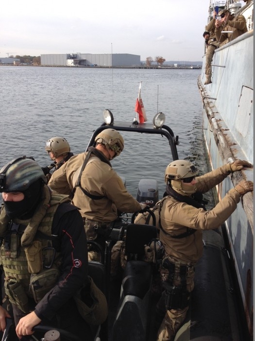 Abordaż polskiej jednostki-GospodarkaMorska.pl