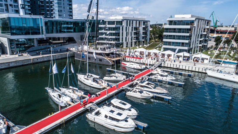 Luksusowe jachty w gdyńskiej marinie - za nami Polboat Yachting Festival [foto, wideo]-GospodarkaMorska.pl
