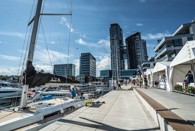 Luksusowe jachty w gdyńskiej marinie - za nami Polboat Yachting Festival [foto, wideo]-GospodarkaMorska.pl
