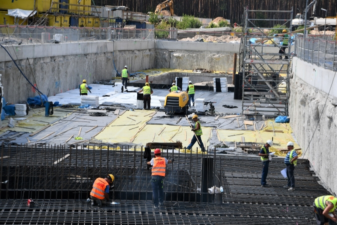 Tunel pod Świną. „Kret” gigant płynie do Świnoujścia [foto, wideo]-GospodarkaMorska.pl