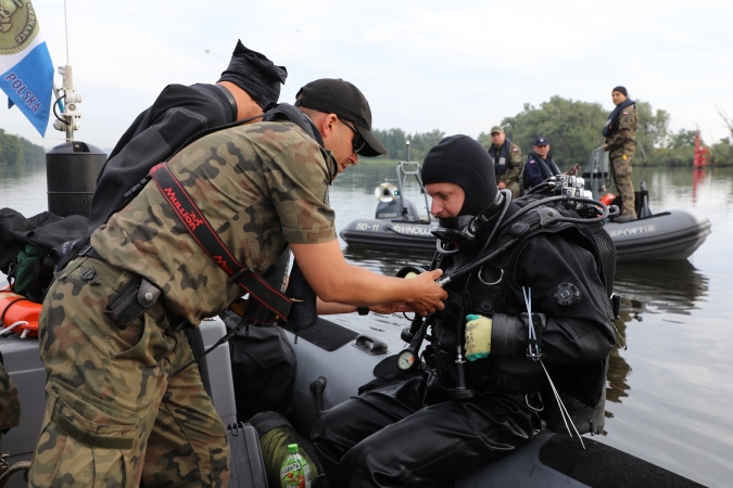 Neutralizacja pozostałości po II wojnie światowej przez specjalistów z 8. Flotylli Obrony Wybrzeża [foto]-GospodarkaMorska.pl