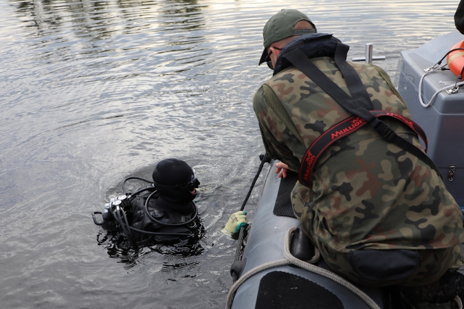 Neutralizacja pozostałości po II wojnie światowej przez specjalistów z 8. Flotylli Obrony Wybrzeża [foto]-GospodarkaMorska.pl