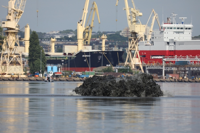 Neutralizacja pozostałości po II wojnie światowej przez specjalistów z 8. Flotylli Obrony Wybrzeża [foto]-GospodarkaMorska.pl