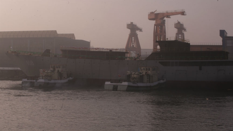 Wodowanie algierskiego żaglowca budowanego w Remontowej-GospodarkaMorska.pl