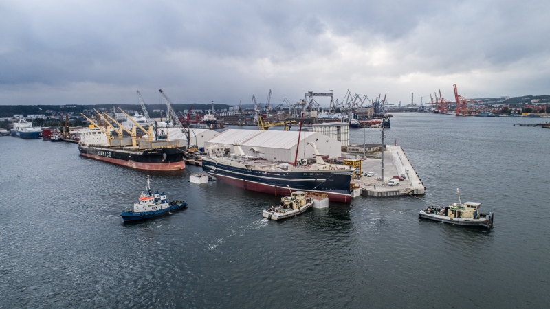 W stoczni Karstensen Shipyard Poland w Gdyni zwodowano statek rybacki dla Islandczyków [foto, wideo]-GospodarkaMorska.pl