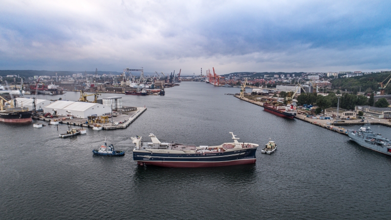 W stoczni Karstensen Shipyard Poland w Gdyni zwodowano statek rybacki dla Islandczyków [foto, wideo]-GospodarkaMorska.pl