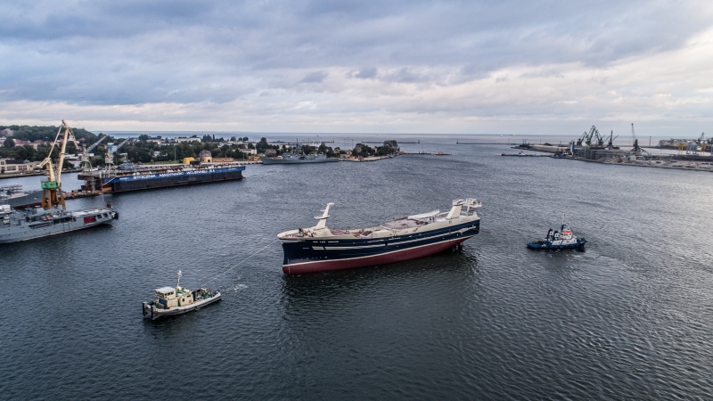 W stoczni Karstensen Shipyard Poland w Gdyni zwodowano statek rybacki dla Islandczyków [foto, wideo]-GospodarkaMorska.pl