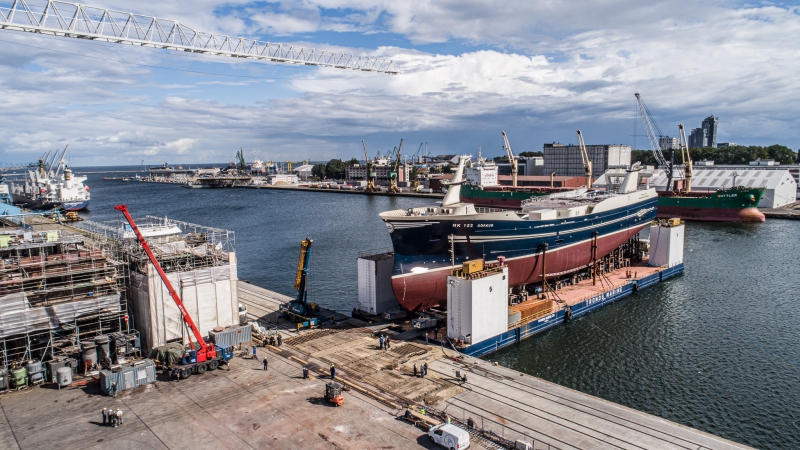W stoczni Karstensen Shipyard Poland w Gdyni zwodowano statek rybacki dla Islandczyków [foto, wideo]-GospodarkaMorska.pl