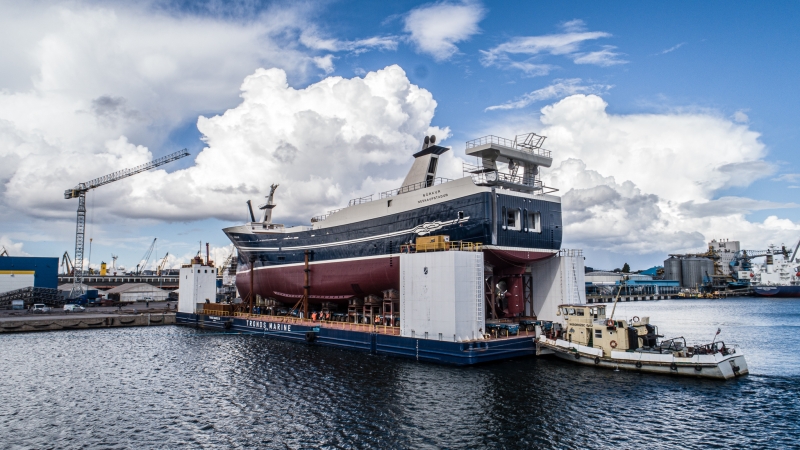 W stoczni Karstensen Shipyard Poland w Gdyni zwodowano statek rybacki dla Islandczyków [foto, wideo]-GospodarkaMorska.pl