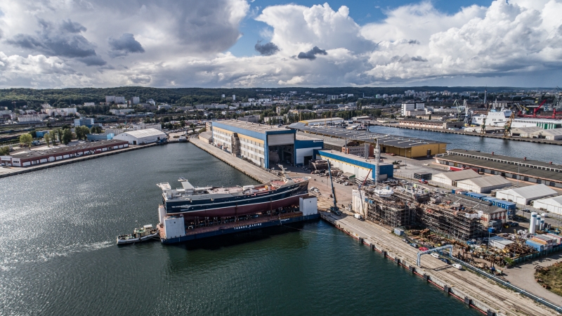 W stoczni Karstensen Shipyard Poland w Gdyni zwodowano statek rybacki dla Islandczyków [foto, wideo]-GospodarkaMorska.pl