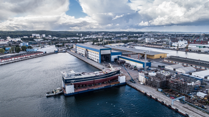 W stoczni Karstensen Shipyard Poland w Gdyni zwodowano statek rybacki dla Islandczyków [foto, wideo]-GospodarkaMorska.pl