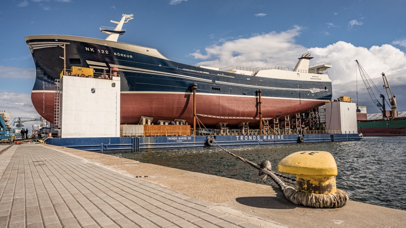 W stoczni Karstensen Shipyard Poland w Gdyni zwodowano statek rybacki dla Islandczyków [foto, wideo]-GospodarkaMorska.pl