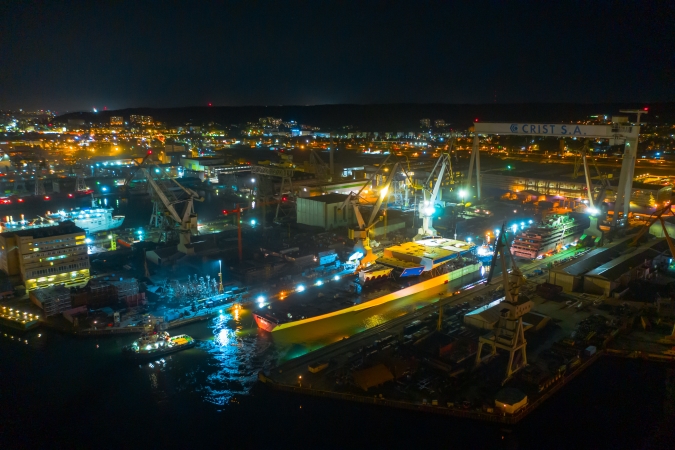 Kolejny megablok wycieczkowca opuścił CRIST [foto]-GospodarkaMorska.pl