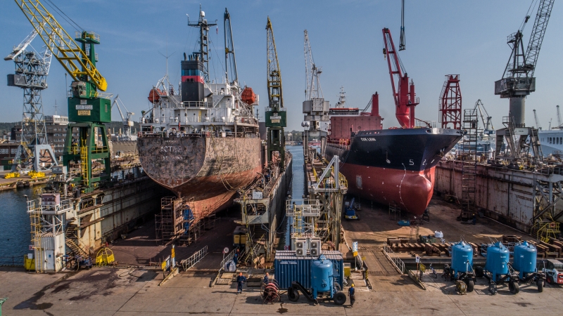 Ekspresowe prace w Stoczni Remontowej Nauta (foto, wideo)-GospodarkaMorska.pl