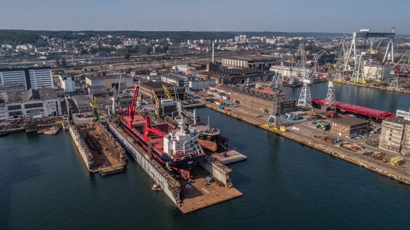Ekspresowe prace w Stoczni Remontowej Nauta (foto, wideo)-GospodarkaMorska.pl