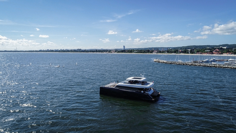 Poweras: nowoczesne technologie na luksusowych katamaranach (foto, wideo)-GospodarkaMorska.pl