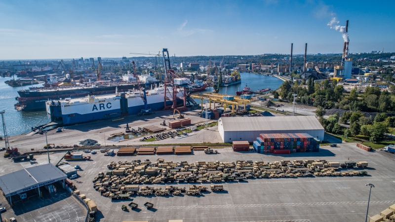 Amerykańskie wojska w Porcie Gdańsk. Zobacz nietypowy rozładunek (foto, wideo)-GospodarkaMorska.pl