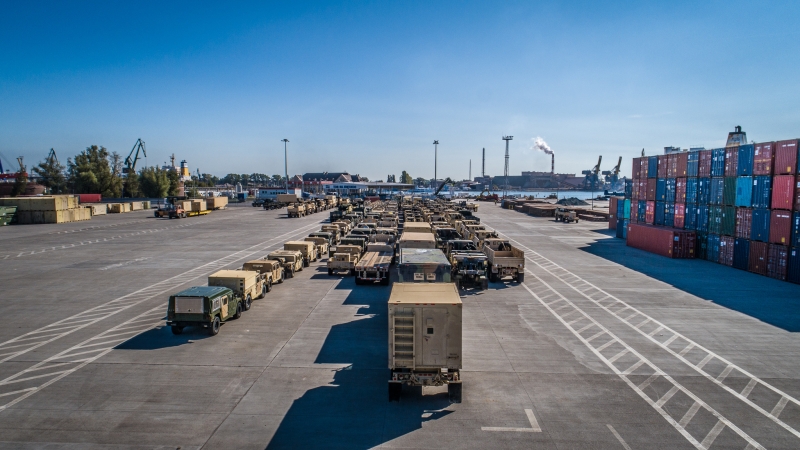 Amerykańskie wojska w Porcie Gdańsk. Zobacz nietypowy rozładunek (foto, wideo)-GospodarkaMorska.pl