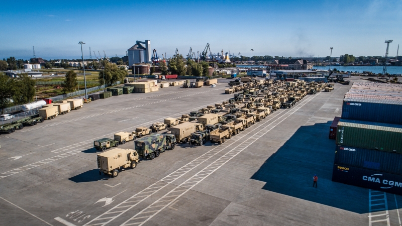 Amerykańskie wojska w Porcie Gdańsk. Zobacz nietypowy rozładunek (foto, wideo)-GospodarkaMorska.pl
