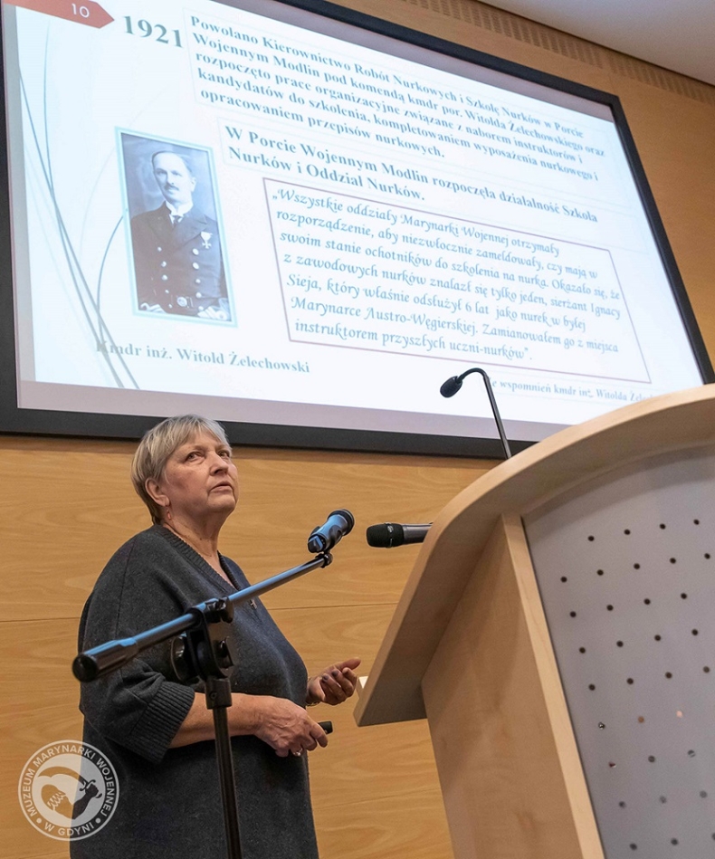 Uroczystość nadania pośmiertnej nominacji oficerskiej bosmanowi Siei [foto]-GospodarkaMorska.pl