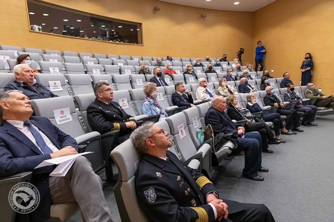 Uroczystość nadania pośmiertnej nominacji oficerskiej bosmanowi Siei [foto]-GospodarkaMorska.pl