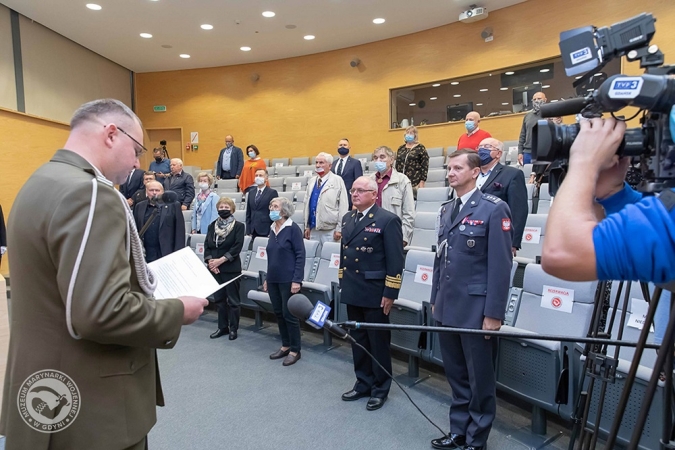 Uroczystość nadania pośmiertnej nominacji oficerskiej bosmanowi Siei [foto]-GospodarkaMorska.pl