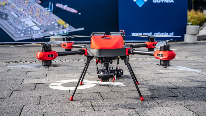 Port Gdynia gotowy na dronową rewolucję! (foto, wideo)-GospodarkaMorska.pl