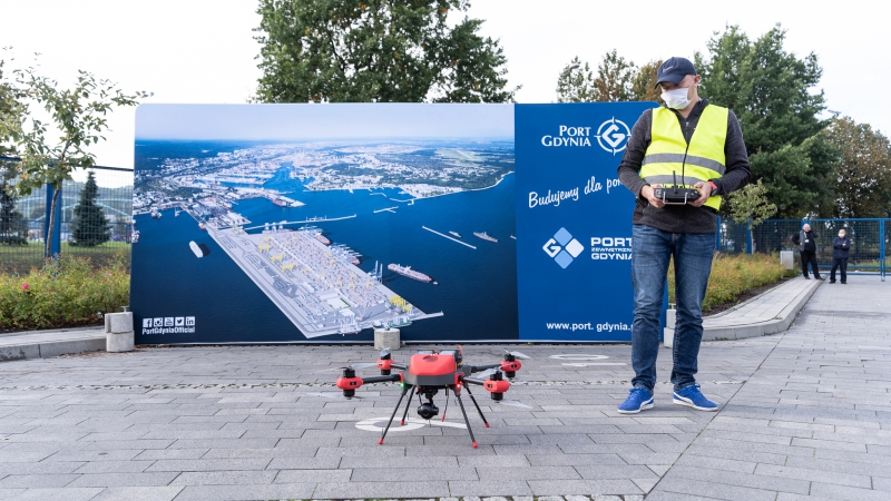 Port Gdynia gotowy na dronową rewolucję! (foto, wideo)-GospodarkaMorska.pl