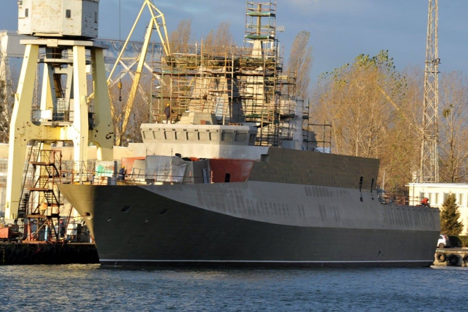 Okręt patrolowy ORP Ślązak po wykonaniu niezbędnych prac w części podwodnej kadłuba powrócił dzisiaj (24.11) na wodę, gdzie będą kontynuowane prace wyposażeniowe. Zakończenie prac i wcielenie do służb-GospodarkaMorska.pl