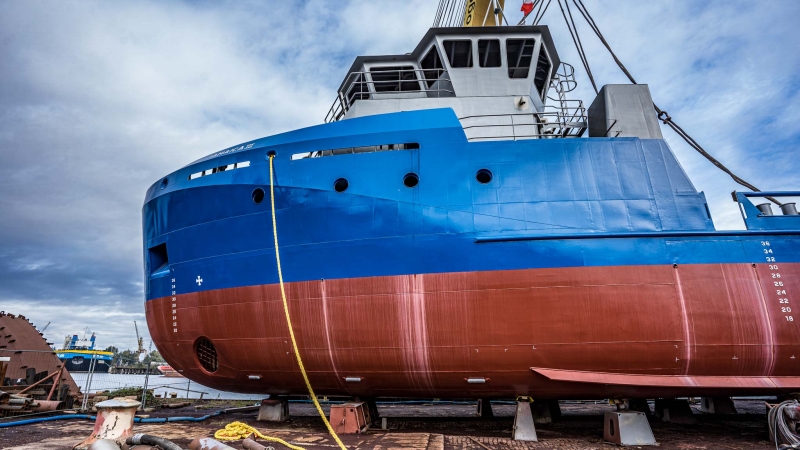Wodowanie wielozadaniowego statku dla Jamajki w stoczni Safe (foto, wideo)-GospodarkaMorska.pl