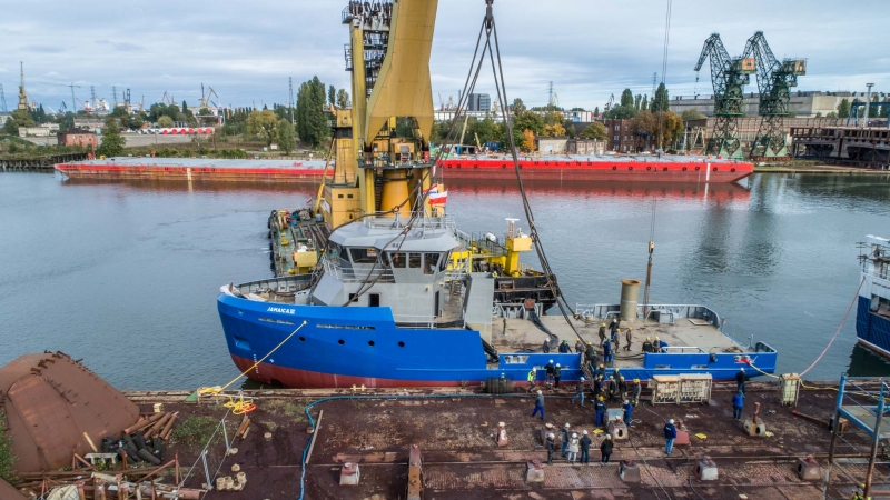 Wodowanie wielozadaniowego statku dla Jamajki w stoczni Safe (foto, wideo)-GospodarkaMorska.pl