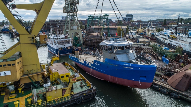 Wodowanie wielozadaniowego statku dla Jamajki w stoczni Safe (foto, wideo)-GospodarkaMorska.pl
