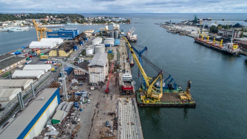 Kolejne wodowanie statku rybackiego w stoczni Karstensen Shipyard w Gdyni [foto, wideo]-GospodarkaMorska.pl