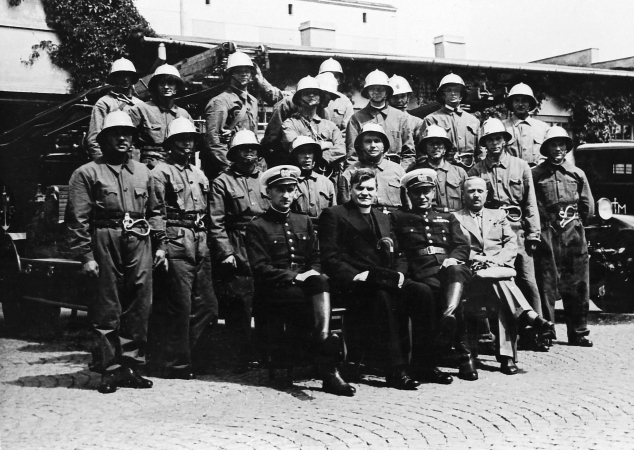 Nowy pojazd kwatermistrzowski na 90-lecie Portowej Straży Pożarnej w Gdyni (foto, wideo)-GospodarkaMorska.pl