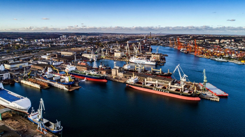 Intensywny sezon w Stoczni Remontowej Nauta (foto, wideo)-GospodarkaMorska.pl