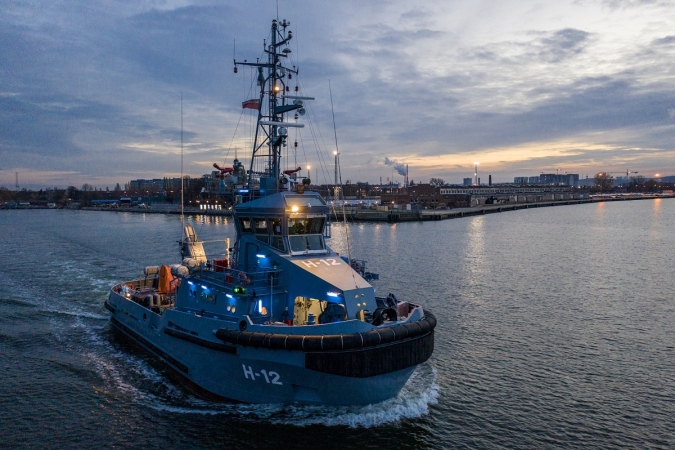 Holownik H-12 Semko przekazany Marynarce Wojennej RP [foto]-GospodarkaMorska.pl