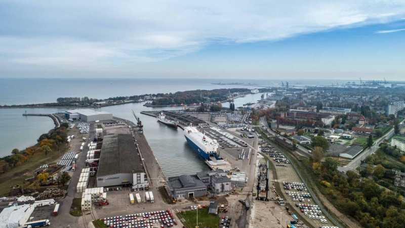 Port Gdańsk liderem przeładunków samochodów osobowych w regionie [foto, wideo]-GospodarkaMorska.pl
