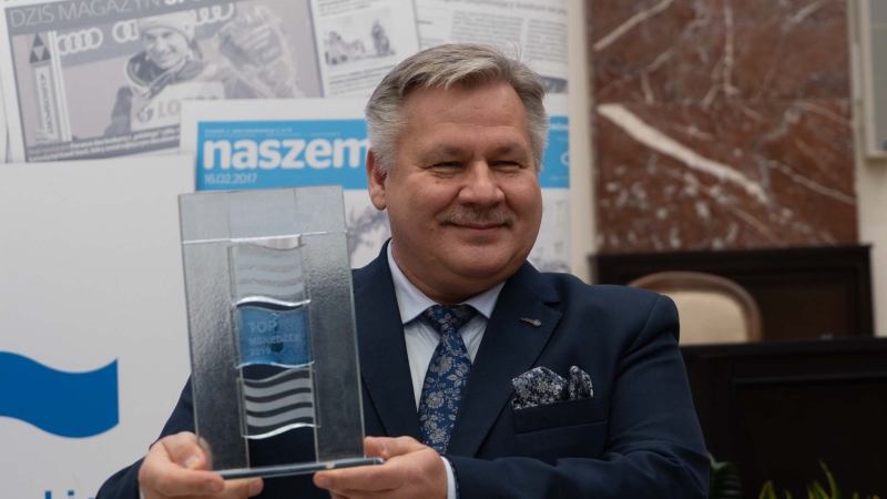 Prezes Zarządu Morskiego Portu Gdynia SA ze statuetką TOP Menedżera 2019 (foto, wideo)-GospodarkaMorska.pl