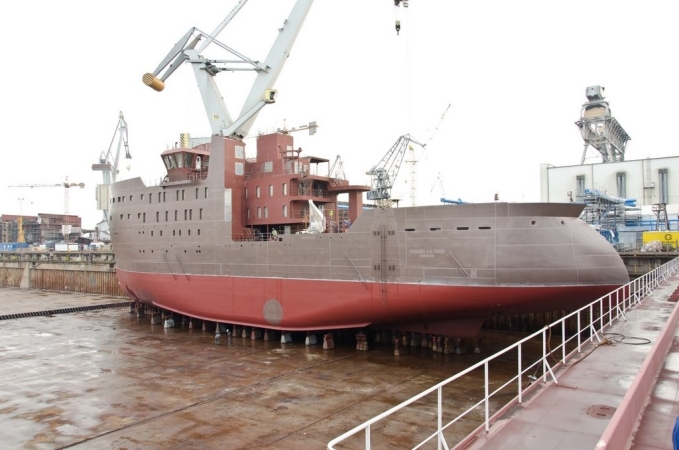 W stoczni Crist zwodowano nowatorski kadłub dla Norwegów-GospodarkaMorska.pl